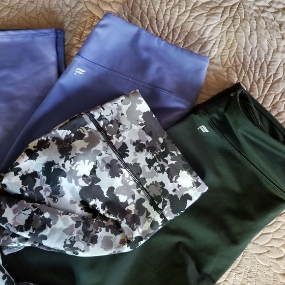 Fabletics Bundle Size Large - Picture 2 of 8